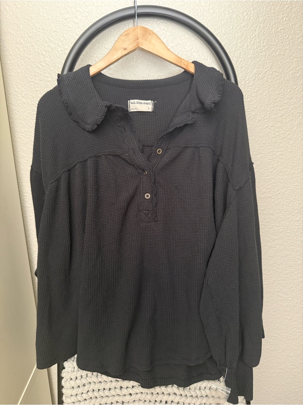 We the free queen of hearts, thermal top - Picture 9 of 12